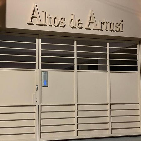 Апартаменти Altos De Artusi Консепсьон-дель-Уругвай Екстер'єр фото